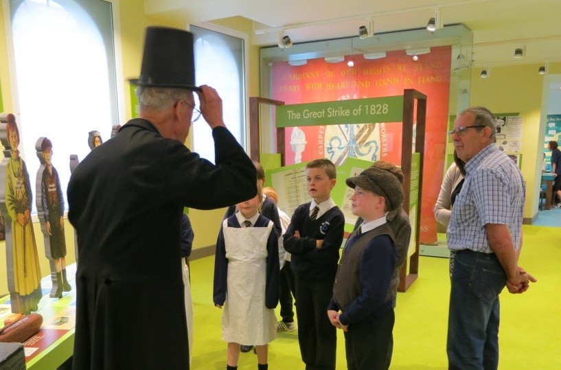 School children meeting the Master at the Museum of Carpet